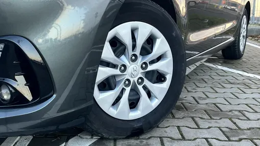 HYUNDAI i30 i30 1.5 DPI Classic +