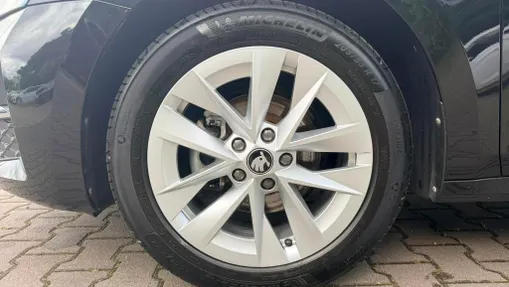 SKODA Octavia Octavia 1.5 TSI mHEV Edition 130 Selection DSG