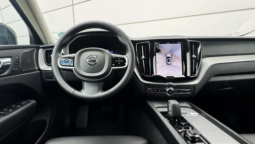 VOLVO XC60 XC60 B5 B AWD Plus Dark aut