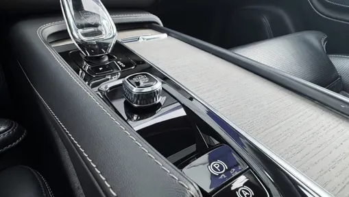 VOLVO XC90 XC90 T8 AWD Plug-In Hybrid Ultra Dark 7os aut