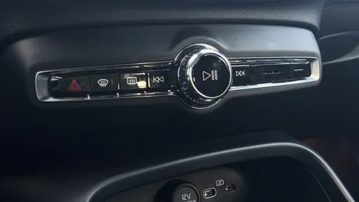 VOLVO XC40 XC40 82kWh P8 Recharge AWD Plus aut