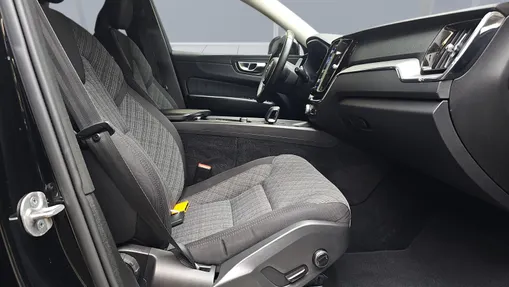 VOLVO XC60 XC60 B4 B Essential aut