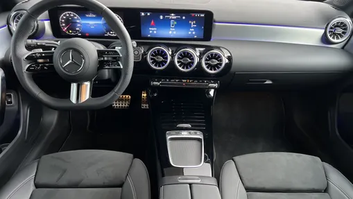 MERCEDES-BENZ A Klasa A 250 e PHEV AMG Line 8G-DCT