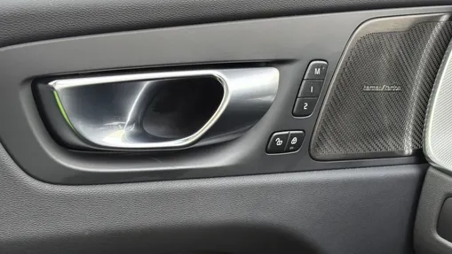 VOLVO XC60 XC60 T6 Plug-In Hybrid AWD Ultra Dark aut