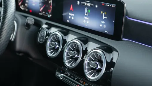 MERCEDES-BENZ A Klasa A 200 AMG Line 7G-DCT