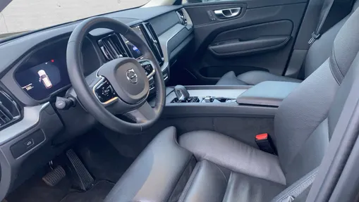 VOLVO XC60 XC60 B5 B AWD Plus Dark aut