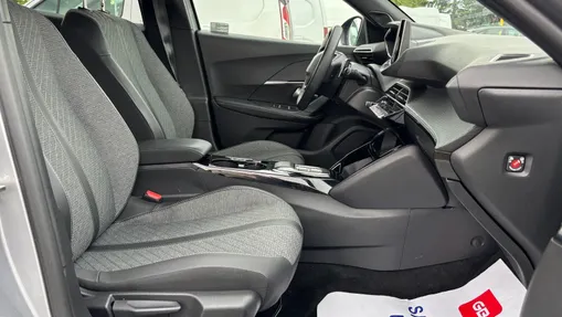PEUGEOT 2008 2008 PureTech 130 Allure S&S EAT8