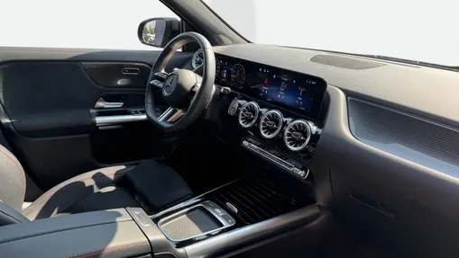 MERCEDES-BENZ GLA GLA 200 mHEV AMG Line 7G-DCT