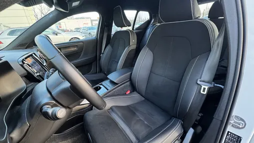 VOLVO XC40 XC40 82kWh P8 Recharge AWD Plus aut