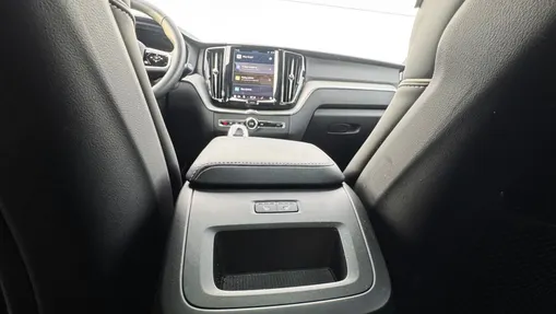 VOLVO XC60 XC60 T6 Plug-In Hybrid AWD Ultra Dark aut