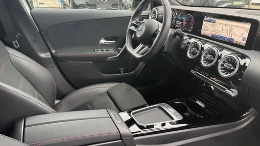 MERCEDES-BENZ A Klasa A 200 AMG Line 7G-DCT