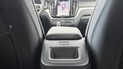 VOLVO XC60 XC60 B5 B AWD Plus Dark aut