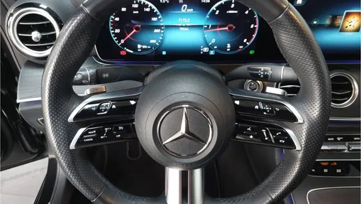 MERCEDES-BENZ E Klasa E 220 d 4-Matic AMG