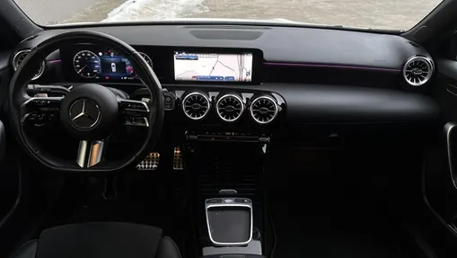 MERCEDES-BENZ A Klasa A 200 AMG Line 7G-DCT