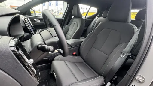 VOLVO XC40 XC40 73kWh Recharge Plus aut