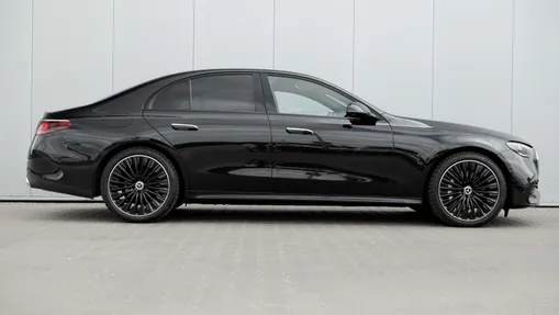 MERCEDES-BENZ E Klasa E 220 d mHEV 4-Matic AMG 9G-Tronic
