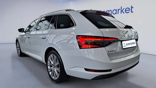 SKODA Superb Superb 2.0 TDI SCR Style DSG