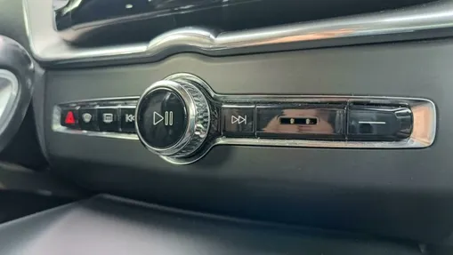 VOLVO XC60 XC60 T4 Momentum Pro aut