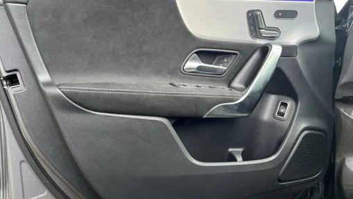MERCEDES-BENZ A Klasa A 250 e PHEV AMG Line 8G-DCT