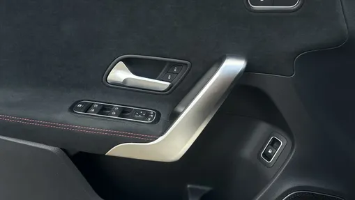 MERCEDES-BENZ A Klasa A 250 e PHEV AMG Line 8G-DCT