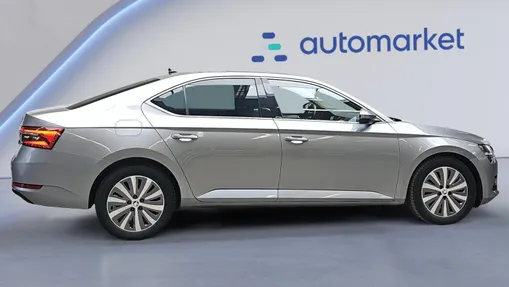 SKODA Superb Superb 2.0 TDI SCR Style