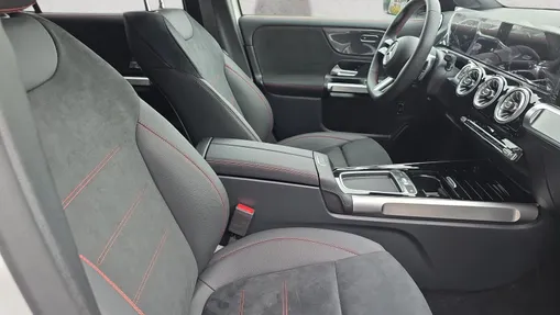 MERCEDES-BENZ GLB GLB 200 d AMG Line 8G-DCT