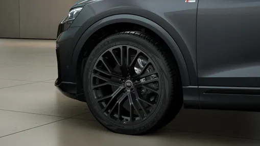 AUDI Q8 / E-Tron Q8 TFSI e PHEV 290 kW Quattro Tiptronic Nowy