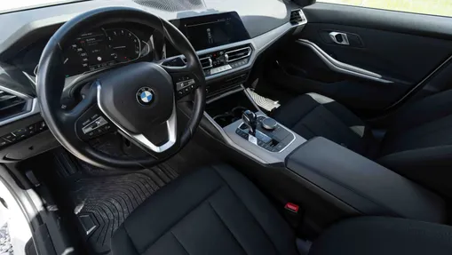 BMW Seria 3 318i Advantage aut