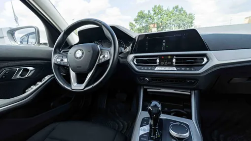 BMW Seria 3 318i Advantage aut
