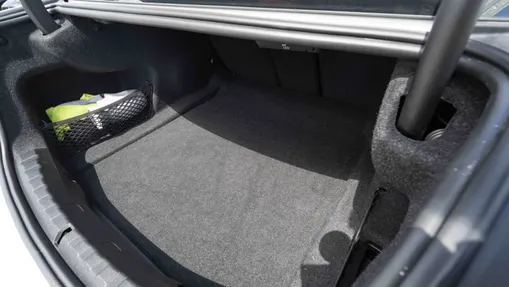 BMW Seria 3 318i Advantage aut