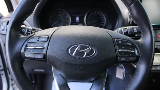 HYUNDAI i30 i30 1.5 T-GDI 48V Smart