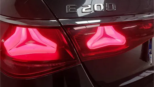 MERCEDES-BENZ E Klasa E 200 mHEV Avantgarde 9G-Tronic
