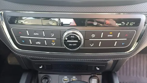 KGM / SSANGYONG Musso Musso Grand 2.2 e-XDi Quartz 4WD