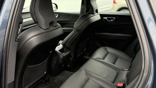 VOLVO XC60 XC60 B5 B AWD Plus Dark aut