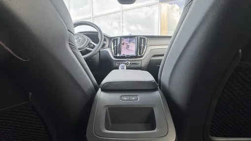 VOLVO XC60 XC60 T6 Plug-In Hybrid AWD Ultra Bright aut