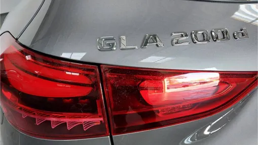 MERCEDES-BENZ GLA GLA 200 d Progressive 8G-DCT