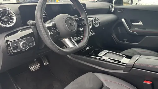 MERCEDES-BENZ A Klasa A 200 AMG Line 7G-DCT