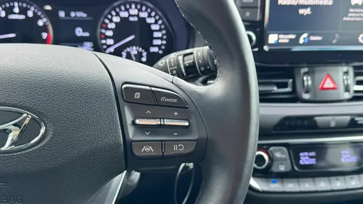 HYUNDAI i30 i30 1.0 T-GDI Smart