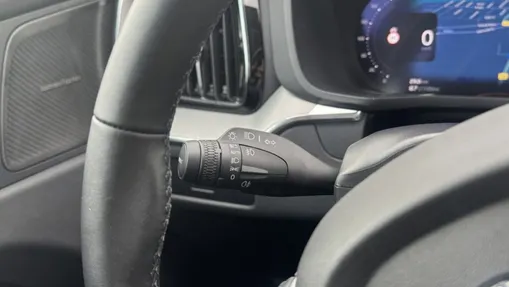VOLVO XC60 XC60 B5 B AWD Plus Dark aut