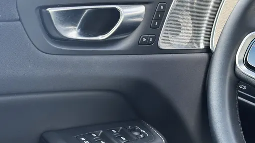 VOLVO XC60 XC60 T6 Plug-In Hybrid AWD Ultra Bright aut