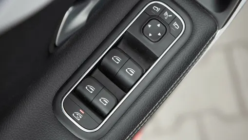 MERCEDES-BENZ CLA CLA 200 AMG Line 7G-DCT