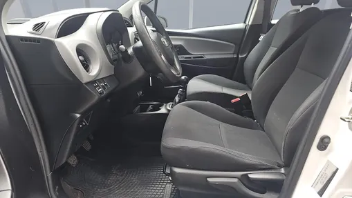 TOYOTA Yaris Yaris 1.0 Active