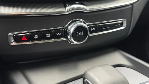 VOLVO XC60 XC60 B5 B AWD Plus Dark aut