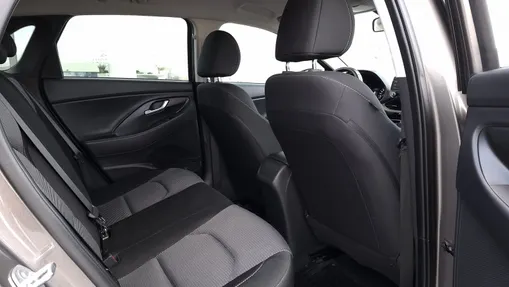 HYUNDAI i30 i30 1.0 T-GDI Modern