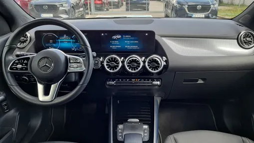 MERCEDES-BENZ EQA EQA 300 66.5kWh 4-Matic Progressive