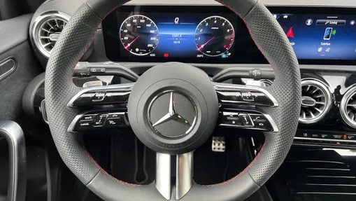 MERCEDES-BENZ A Klasa A 200 AMG Line 7G-DCT