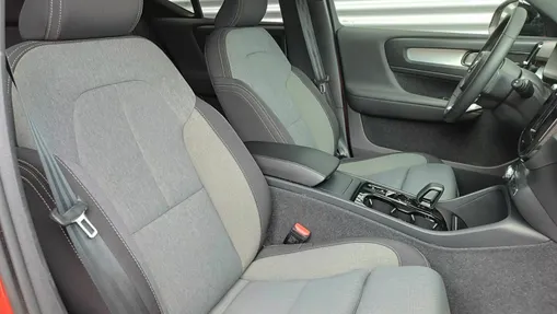 VOLVO XC40 XC40 B3 Plus Dark aut