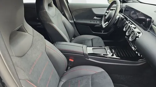 MERCEDES-BENZ A Klasa A 250 e PHEV AMG Line 8G-DCT