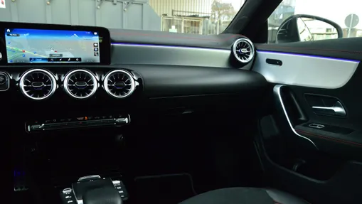 MERCEDES-BENZ CLA CLA 250 e AMG Line 8G-DCT