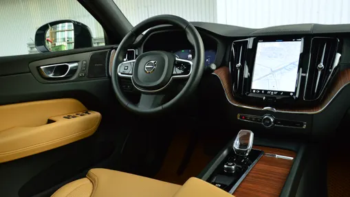 VOLVO XC60 XC60 T8 Plug-In Hybrid AWD Polestar Engineered aut